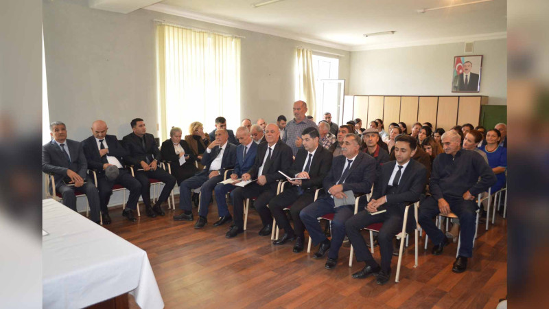 Qəzənfər Ağayev Çayoba kəndində vətəndaşları qəbul edib