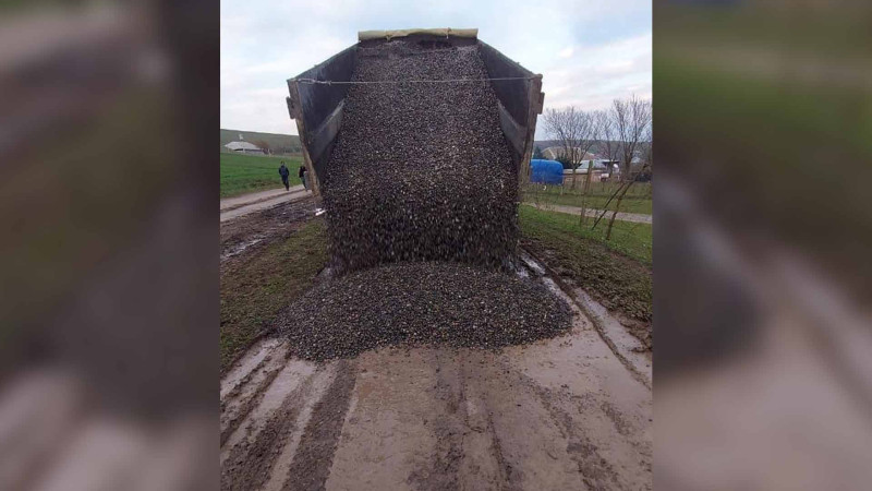 Cəlilabadın Zərbiəlli kəndində yollar təmir olunub