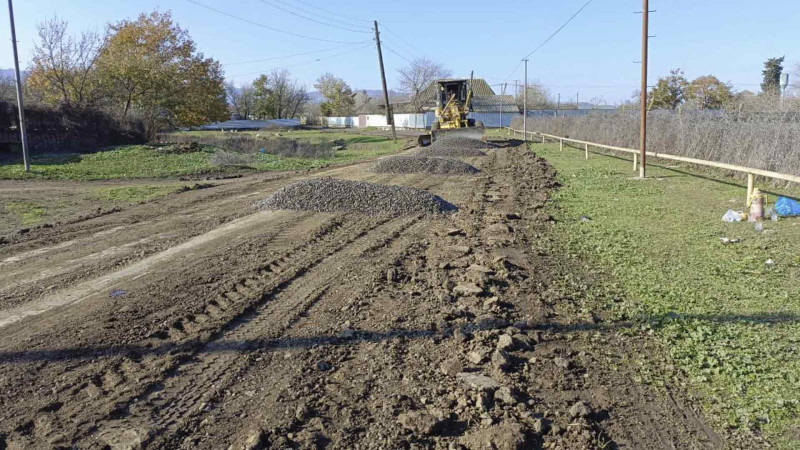Cəlilabadda kənddaxili yollarının təmiri davam etdirilir