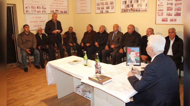 Rafiq Cəlilov Alar kəndinin fermerləri ilə görüşüb