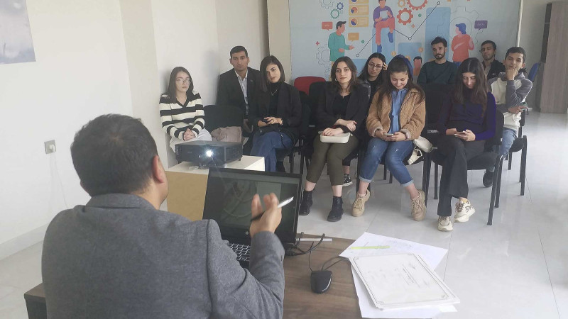 Lənkəranda “Sosial mediada reklam üçün hədəf kütləsinin təyin edilməsi” adlı təlim keçirilib