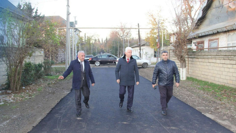 Rafiq Cəlilov Cəlilabadda aparılan asfaltlanma işləri ilə tanış olub
