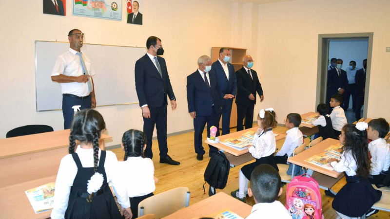 Masallıda yeni təkilən məktəb təhlükə saçır
