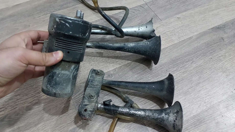 Saxta dövlət nömrə nişanları ilə avtomobil idarə edən Lənkəran sakini tutulub