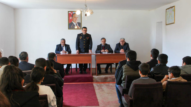 Cəlilabadda şagirdlər maarifləndirici görüşə qoşulublar