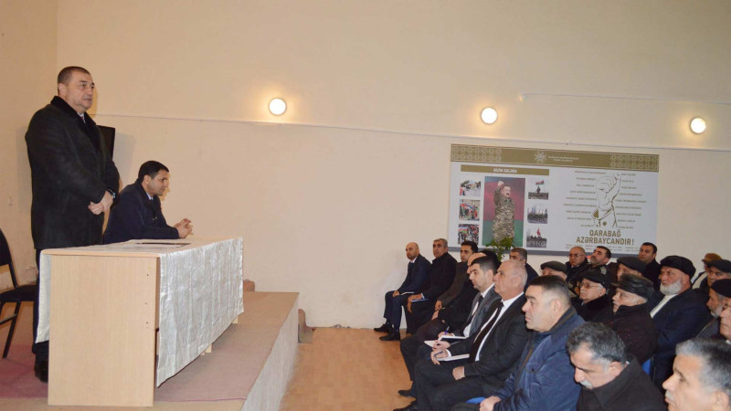Qəzənfər Ağayev Kijəbə qəsəbəsində əhalini qəbul edib