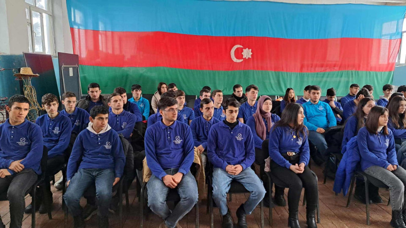 İlk dəfə səs verəcək gənclərlə görüş keçirilib