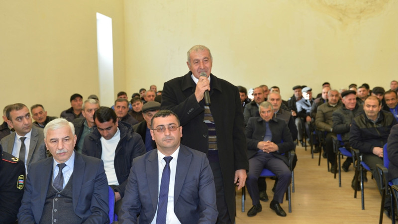 Taleh Qaraşov Vilvan kənd sakinlərini qəbul edib
