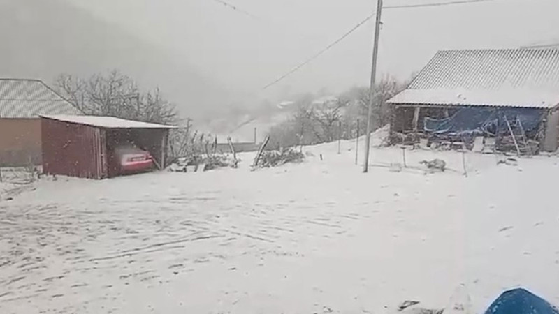 Cəlilabadda mövsümün ilk qarı yağır
