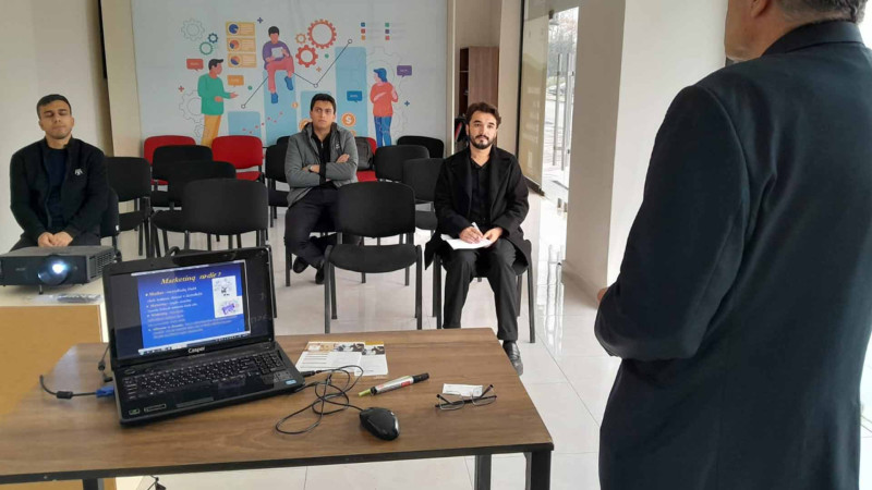 Lənkəranda “Öz biznesinə başla” mövzusunda təlim keçirilib