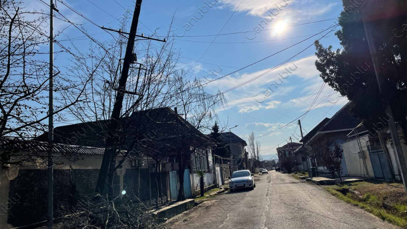 Lənkəranda növbəti qəzalı işıq dirəyi