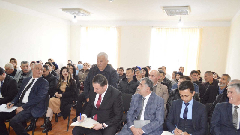 Qəzənfər Ağayev Rudəkənar kənd sakinləri ilə görüşüb