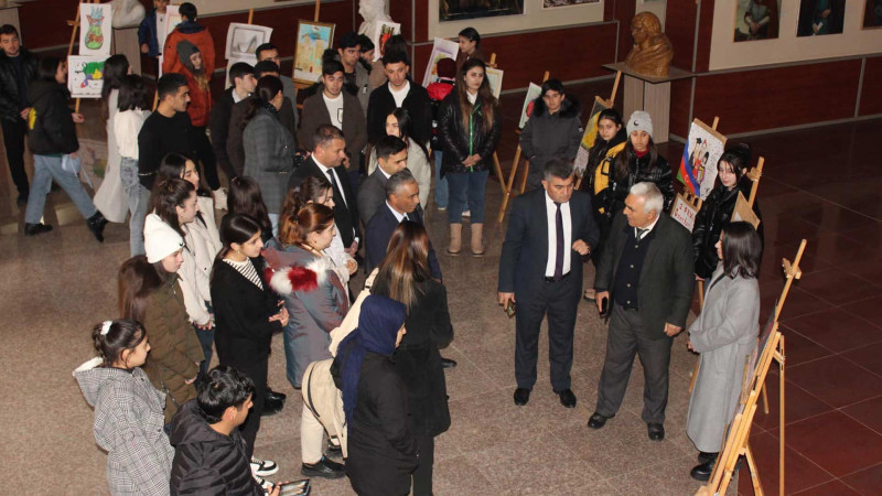 Cəlilabadda gənclərin rəsm və əl işlərindən ibarət sərgi keçirilib