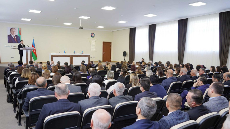 Bəhruz Mehdiyev Lənkəran üzrə təhsil müəssisələrinin rəhbərləri ilə görüşüb