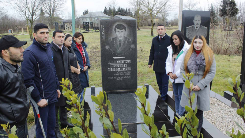 Şəhid Elşad Hüseynovun məzarı ziyarət olunub