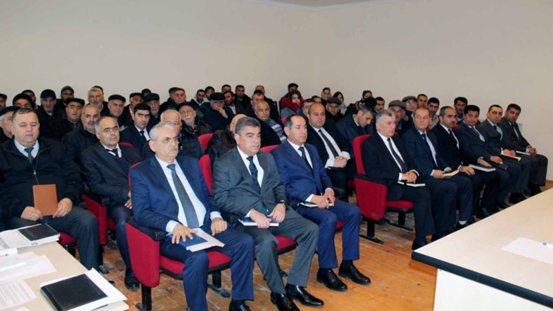 Araz Əhmədov Qodman əhalisini dinləyib