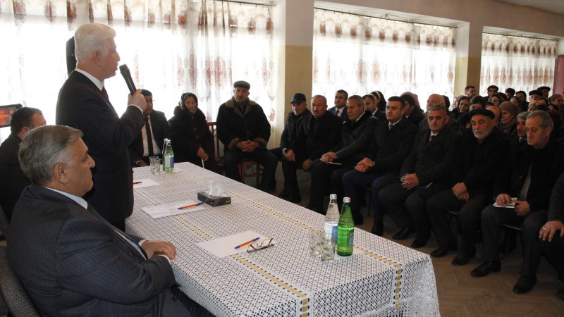 Rafiq Cəlilov Privolnoye kənd sakinləri ilə səyyar qəbul-görüş keçirib