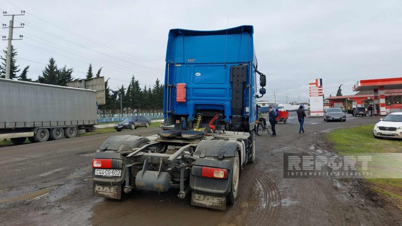 Astara rayonunda 60 yaşlı qadını yük maşını vurub