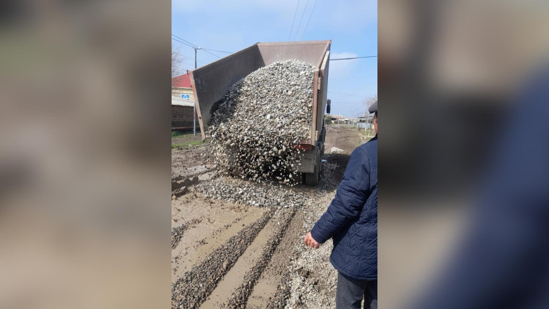 Cəlilabadda kənddaxili yolların təmiri davam edir