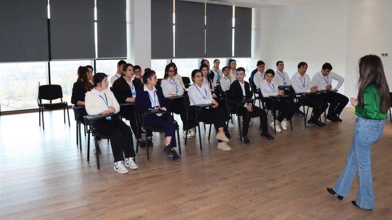 Lənkəranda könüllü gənclərlə görüş baş tutub
