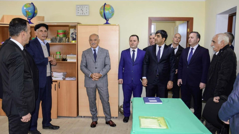 Araz Əhmədov Bala Kolatan kənd tam orta məktəbinə baş çəkib
