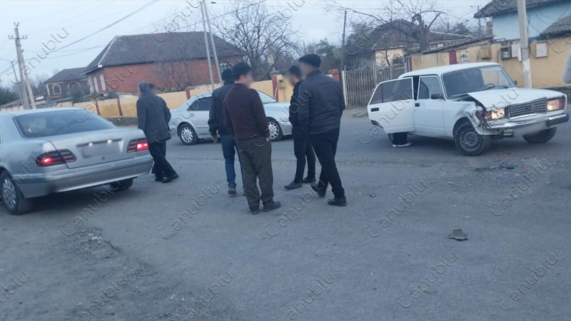 Lənkəranda iki avtomobil toqquşub