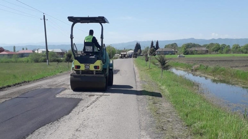 Masallının bir neçə kəndində asfalt yollar təmir olunur
