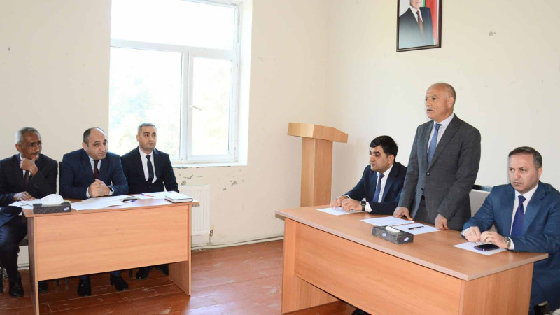 Araz Əhmədov Lürən ərazisinin sakinləri ilə görüşüb
