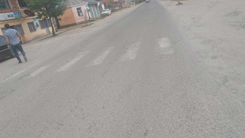 Astaranın bu ərazisində piyada keçidi silinib, nişan isə qoyulmayıb