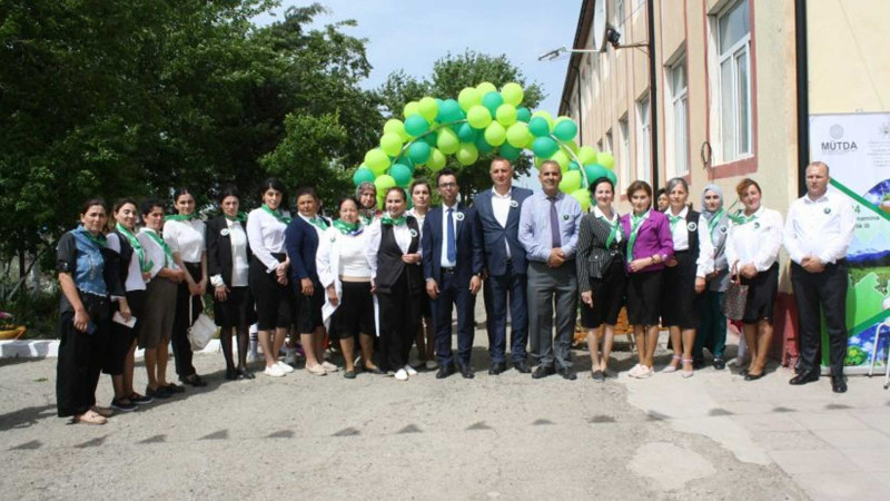 Cəlilabadda şagird və müəllimlər tullantılardan əl işləri hazırlayıblar