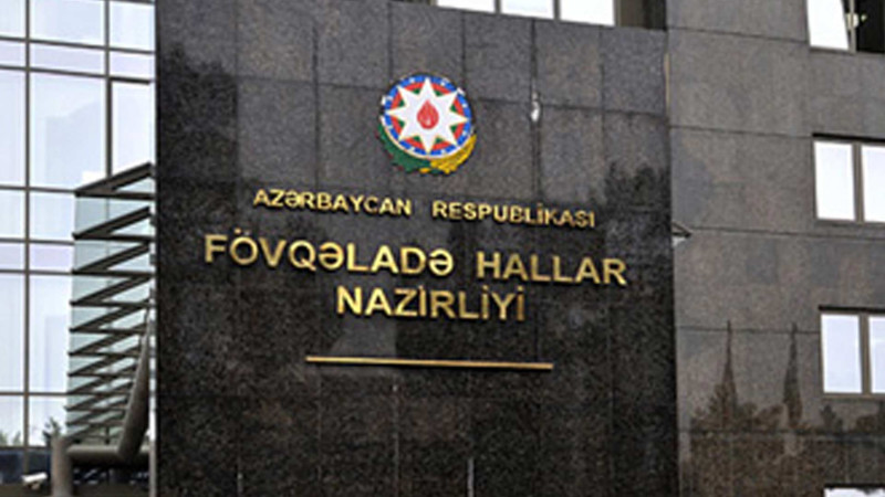 Lənkəranda 1 nəfər bağlı qapı arxasında qalıb