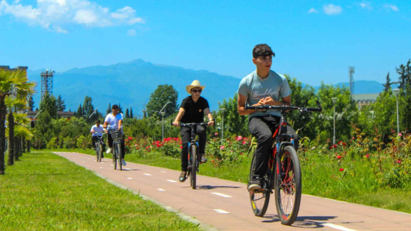 Astarada veloyürüş baş tutub
