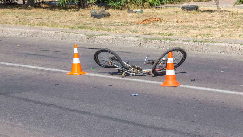 Astarada yük maşını velosipedçini vurub