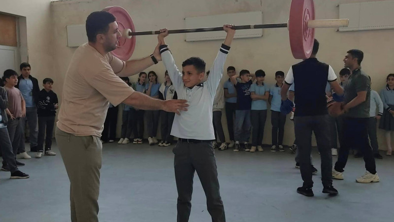 Lənkəranda məktəblilərə 2 idman növü üzrə ustad dərsləri təşkil olunub