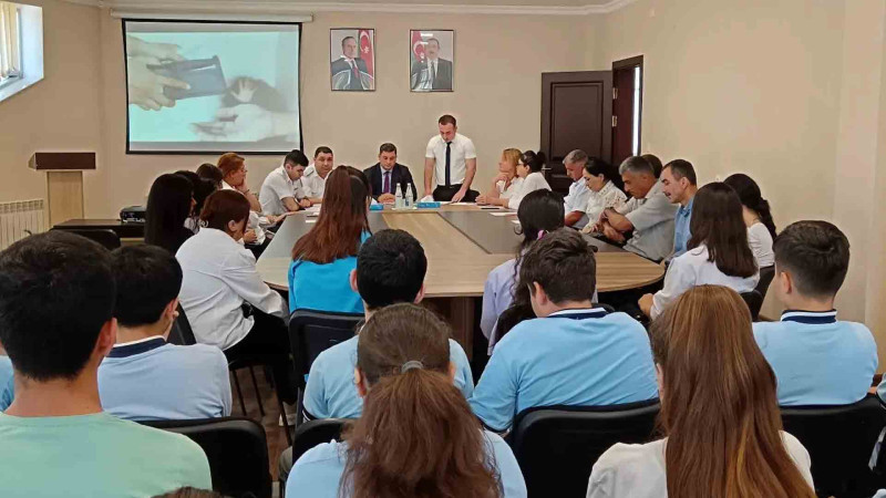 Astarada məktəblilər insan alverinə qarşı mübarizə mövzusunda məlumatlandırılıblar