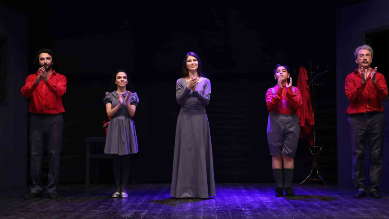 Akademik Milli Dram Teatrı Lənkəran səhnəsində çıxış edib