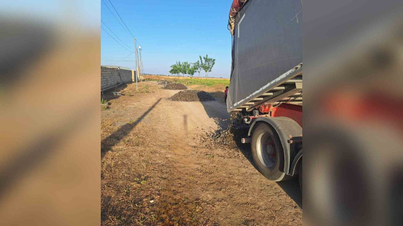 Cəlilabadın Üçtəpə kəndinin daxili yollarına çınqıl döşənib
