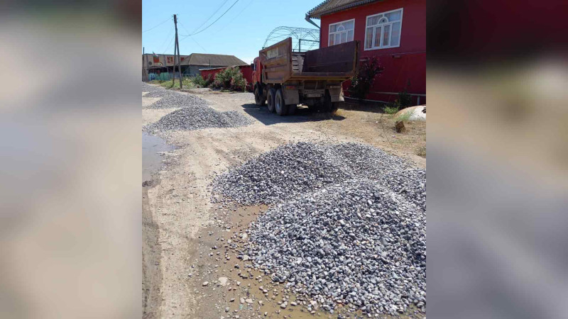 Cəlilabadda kənddaxili yolların təmiri davam edir