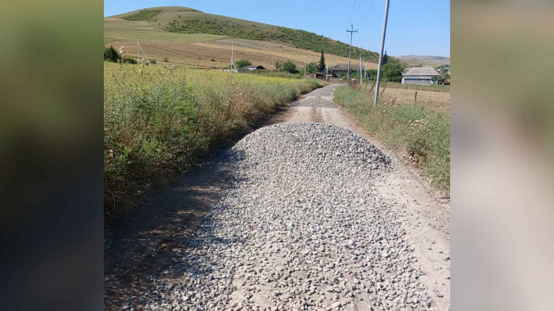 Cəlilabadın Məmmədrzalı kəndinin kənddaxili yolları təmir olunur