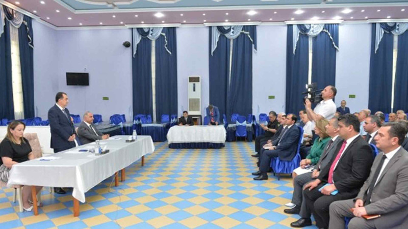 Taleh Qaraşov Rvo kənd sakinlərini dinləyib