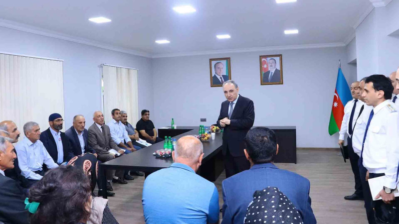 Kamran Əliyev vətəndaşları qəbul edib