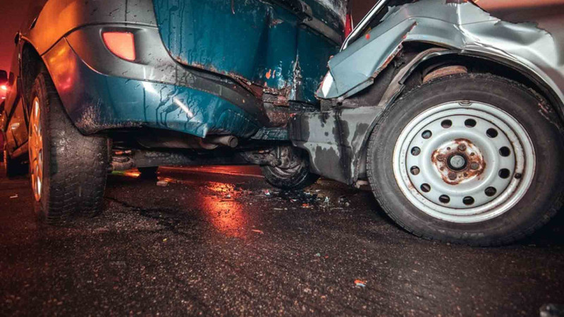 Lənkəranda qəza: sürücü ağır xəsarət alıb