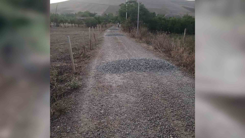 Məmmədrzalı kəndində yolların bərpası davam edir