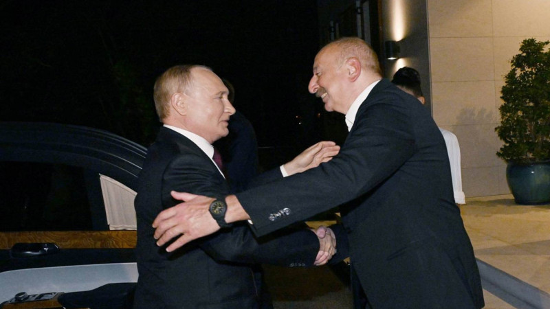 Vladimir Putin Azərbaycana rəsmi səfərə gəlib
