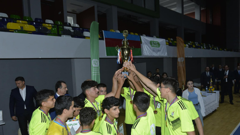 Lənkəranda gənc voleybolçular mükafatlandırılıb