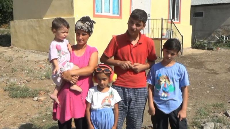Masllıda dörd uşaq anası yanaraq kül olan evə yenidən qayıtdı