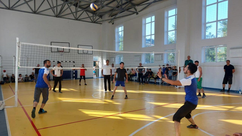 Lerikdə voleybolçular yarışıblar