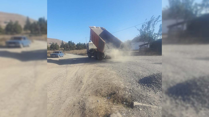 Babalı kəndində yolların təmir işləri aparılıb