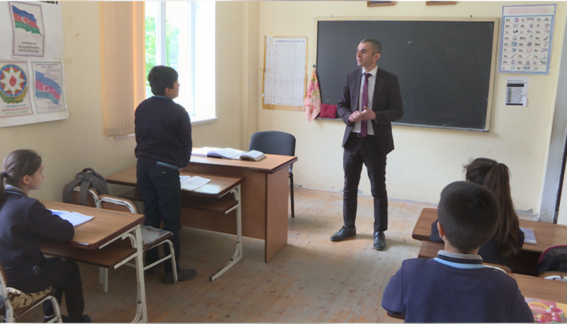 Lerikdən olan fədakar gənc müəllimi tanıyaq