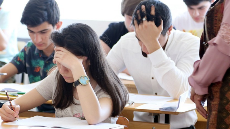 Qarabağ Universitetinin biləsuvarlı tələbələri